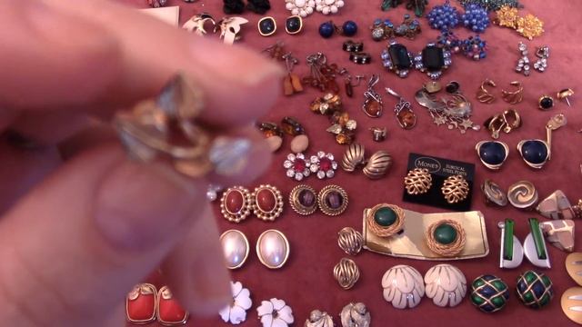 Винтажные украшения . Коллекция . Продам .