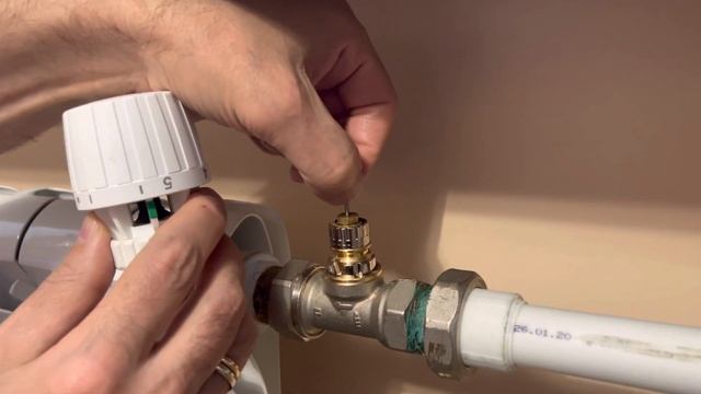 Как отрегулировать термодатчик на батарее что бы она стала горячей. 21 декабря 2021 г. смотреть онлайн