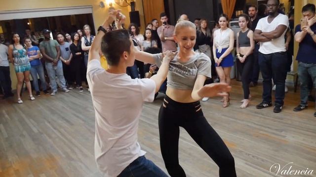 Steven & Kasia [Felices Los 4 - Maluma (DJ Kahlid)] @ Bachata Rosa NYC смотреть онлайн