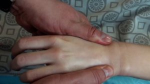 Массаж кистей рук