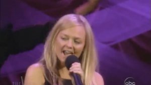 Emma Bunton - Maybe (LIVE on 'The View' 16/03/2005)