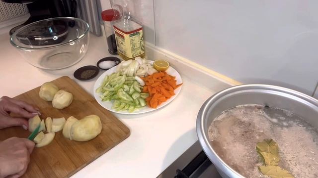 Интересный, полезный и вкусный «Рыбный салат»! смотреть онлайн