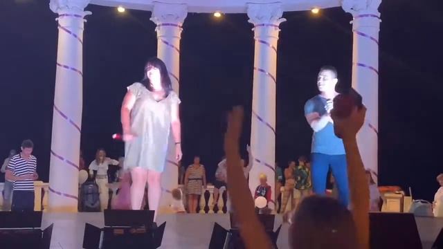 Эдем Чалкоз и Диляра Токурова-Грустный дэнс смотреть онлайн