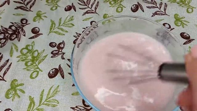 желейный тортик из компота и йогурта.Это очень вкусно!!!!!