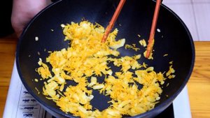 Сырный суп по‑французски, с курицей.