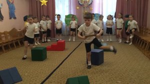 Cпортивное развлечение "День защитника Отечества" в старшей группе № 3 "Радуга"