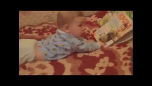 ребёнок читает в 7 месяцев.wmv
