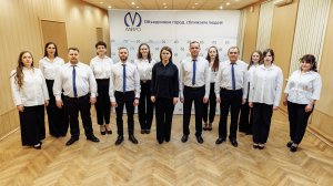 Хор Петербургского метрополитена - "Идёт солдат по городу".