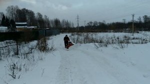 Работа мотоблока Агат на гусеницах с отвалом