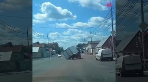 Резкий поворот решает все.