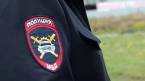 Полицейские проверяют на безопасность городской транспорт