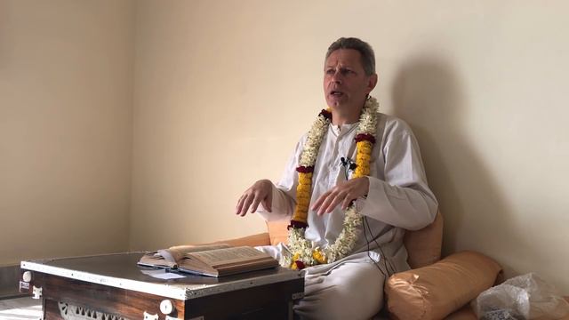 2018-12-15 - ШБ 1.5.22-31 - Конфликт материальных и духовных интересов (Маяпур) смотреть онлайн