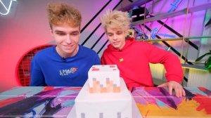 ПРОБУЕМ ЕДУ ИЗ ПОПУЛЯРНЫХ ИГР !