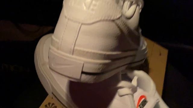 Nike Court Legacy смотреть онлайн