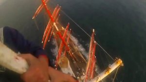 Подъём на мачту парусника _Седов_.mp4