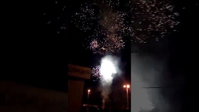 Салют в моём городе. В конце пропал свет!!!??? смотреть онлайн