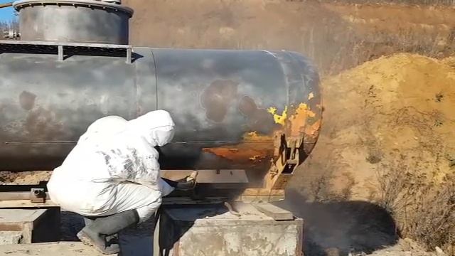 Пескоструйная очистка цистерны для хранения нефтепродуктов смотреть онлайн