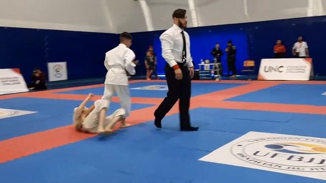 Чемпионат Украины по BJJ, Белозоров Руслан. Финал.Спортсмен бойцовского клуба "MAXIMUS". смотреть онлайн