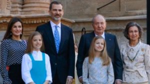 Королева Испании, напряженный момент между бывшей и нынешней королевой