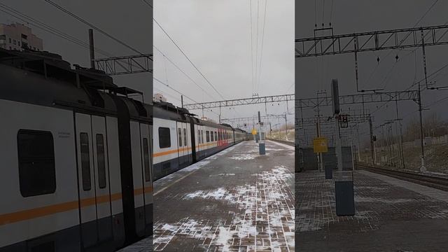 ЭП2Д 0140 с сообщением Москва Казанский Вокзал - Голутвин D3 17.11.2023 смотреть онлайн