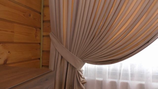 Шторы на скошенные окна. Шторы на мансардные окна со скошенными потолками. Дизайн интерьера. Рум ту
