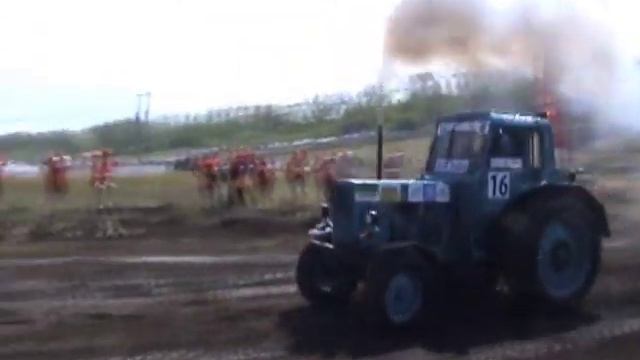Гонки на тракторах "Бизон трек шоу 2013"
