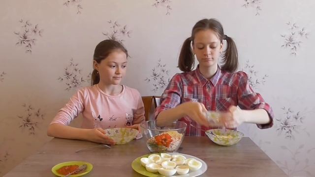 ФАРШИРОВАННЫЕ ЯЙЦА. БЫСТРО И ВКУСНО.