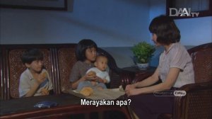 Ibu dan Anak Saling Bahu-Membahu