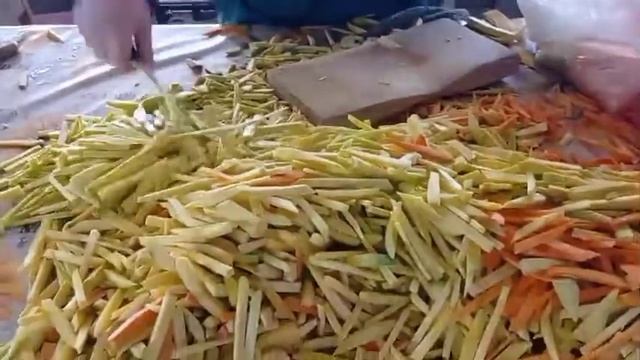 Нарезка моркови для плова. Город Ташкент смотреть онлайн