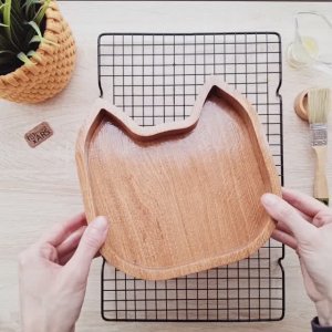 Покрытие изделия из дерева маслом. Комплект разделочная доска и менажница МонаМур из дерева, ясень