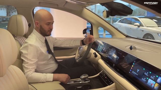 Voyah — самые популярные в РФ электромобили. За что просят 10 млн? Обзор всех моделей Войя смотреть онлайн