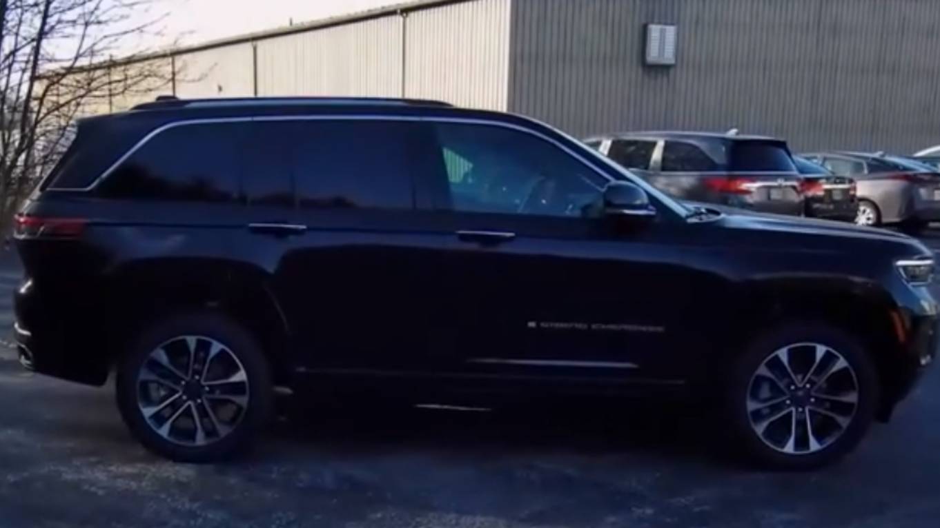 2023 Jeep Grand Cherokee L Summit Reserve все отличия длинной версии и топовой комплектации
