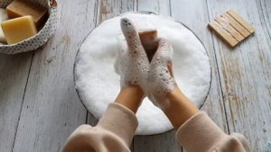 РУЧНАЯ СТИРКА ? ДОСКА ДЛЯ СТИРКИ И ХОЗЯЙСТВЕННОЕ МЫЛО ЩЕДРО ? АСМР