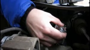 Замена лампы ближнего и дальнего света Рено Логан (Renault Logan)