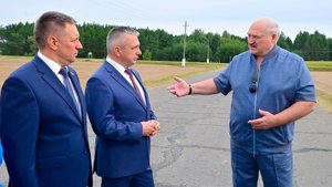 Лукашенко прямо в поле решил кадровый вопрос в Гомельской области