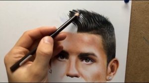 Drawing Cristiano Ronaldo. Time-lapse video (Портрет Криштиано Роналдо цветными карандашами)