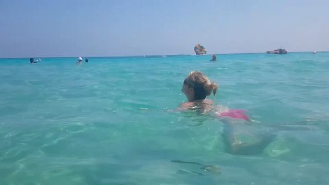 Как познакомиться с девушкой в море:) смотреть онлайн