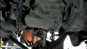 Mitsubishi Pajero 2008 Мицубиси Паджеро 3,2 литра Замена масла в редукторе заднего моста