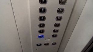 Как при короновирусе безопасно открывать двери подъезда, нажимать кнопки лифта