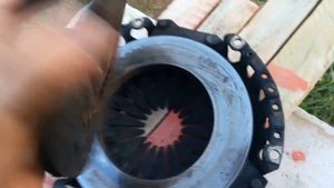 Ауди 80 меняю сцепление, но что то пошло не так, ремонт затягивается.