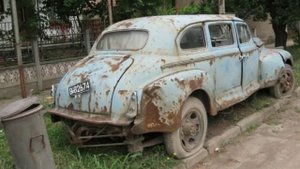 Интересные брошенные автомобили, автохлам и капсулы времени