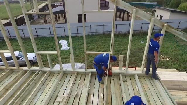 2.6. Строим каркасный дом. Сборка и подъем стен второго этажа. Строй и Живи смотреть онлайн
