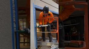 Герметизация оконного шва , типа СТИЗ А или аналоги.