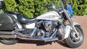 Yamaha XVS 1300 Midnight Star Vance & Hines Big shots