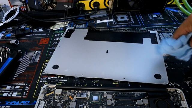 Macbook Air Battery Replacement Late 2010-2017 смотреть онлайн