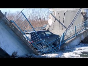 Владивосток. Рухнул мост на трассе (22.02.2016 г.)
