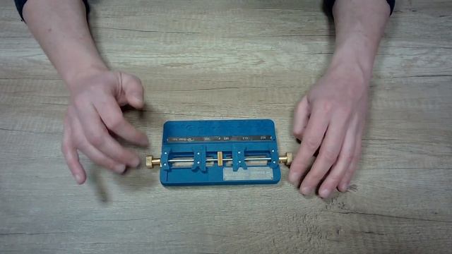 Обзор держателей плат для пайки. Третья рука с лупой и универсальные держатели плат с Алиэкспресс смотреть онлайн