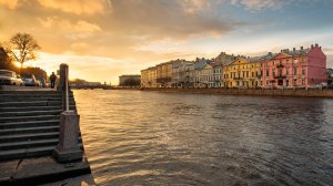 САНКТ-ПЕТЕРБУРГ. В последний день лета прогулялся по Фонтанке от Невского проспекта до Московского.