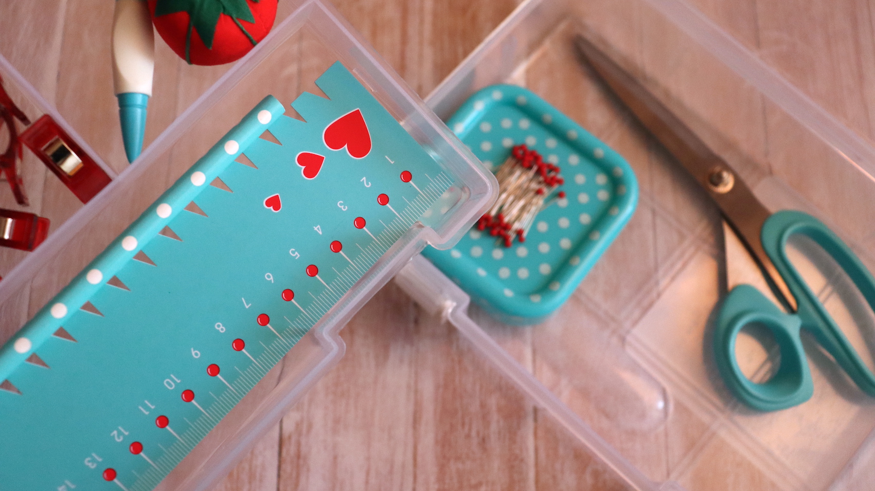 Не ожидала, что мне подарят шикарный набор для шитья. Показываю, что в него входит смотреть онлайн