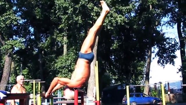 Дед делает то что поражает смотреть онлайн